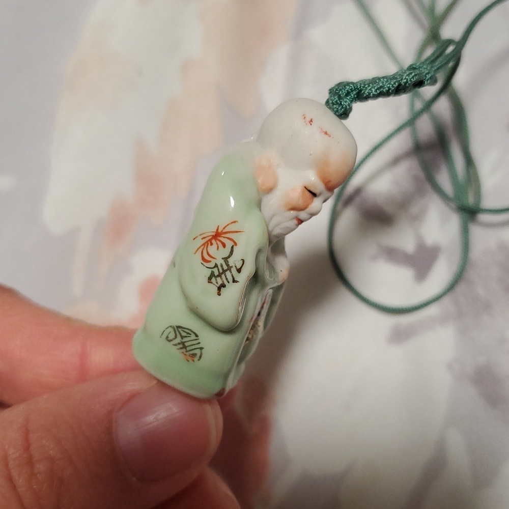 Green Luck God Fukurokuju Ceramic Pendant Necklace - Picture 6 of 8
